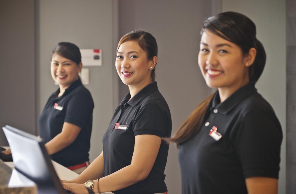 Red Planet Makati Amorsolo Manila Exterior photo